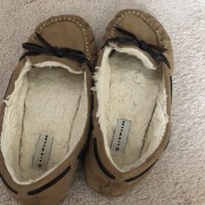 Air walk moccasins